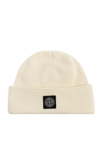 Stone Island
Stone Island cream Cap with logo patch