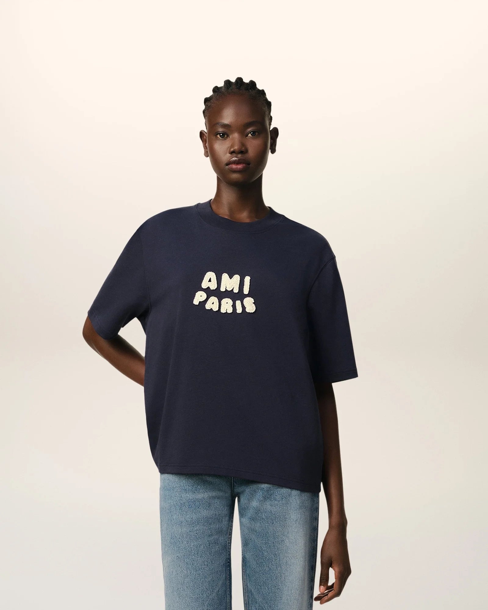 ami-paris-t-shirt-ami-de-coeur-navy-ss25-UTS075-726-4011
