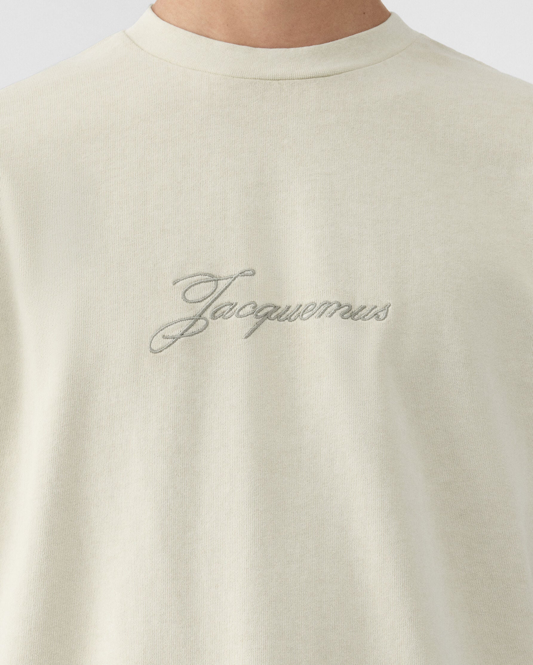 jacquemus-the-pigmento-t-shirt-TSM00631-AJ00045-150