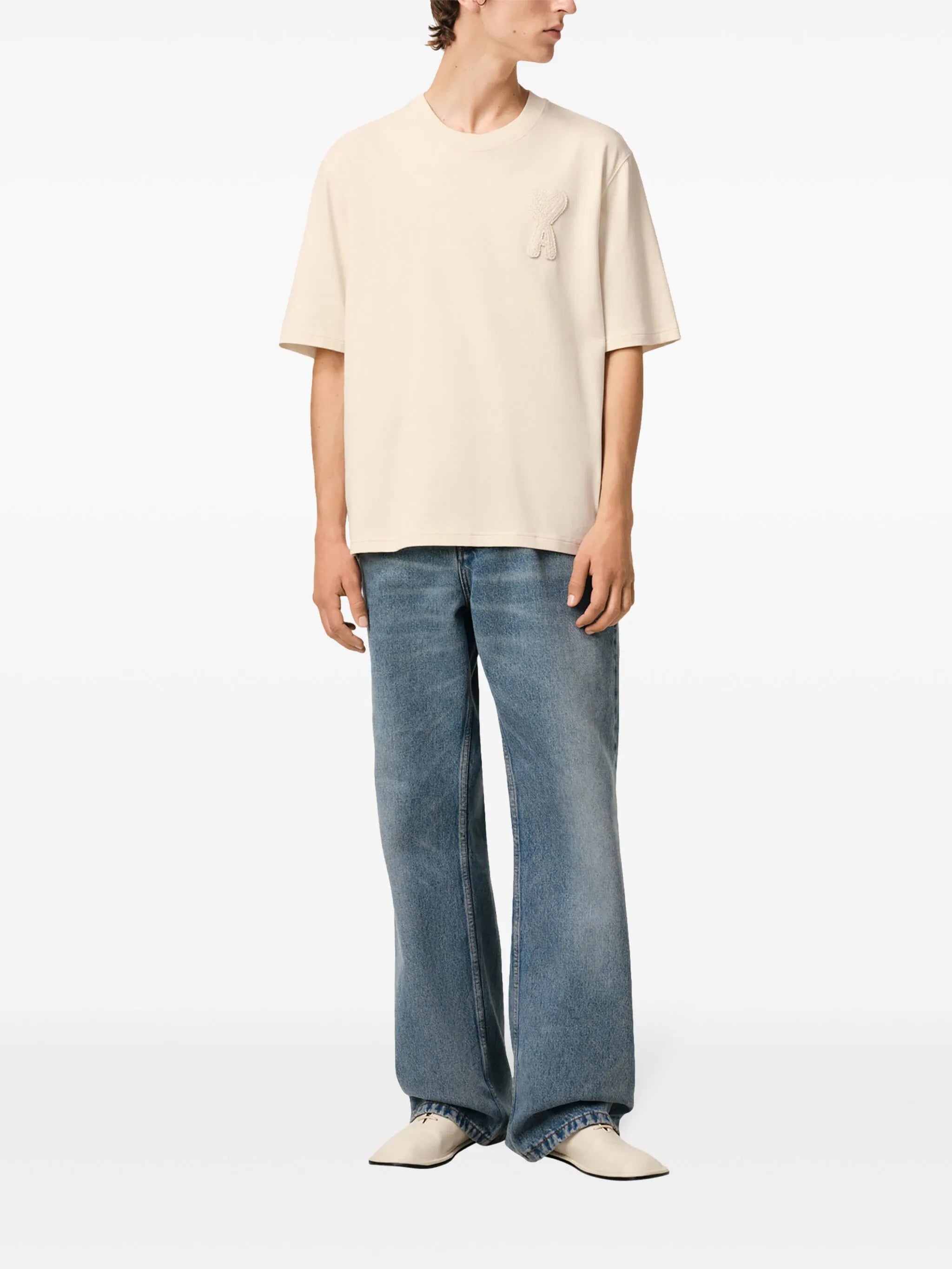 ami-paris-t-shirt-ami-de-coeur-beige-ss25-HTS055-726-136