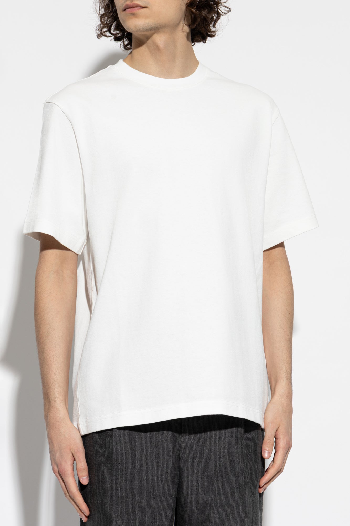 jacquemus-the-collection-t-shirt-TSM00628-AJ00226-1OE