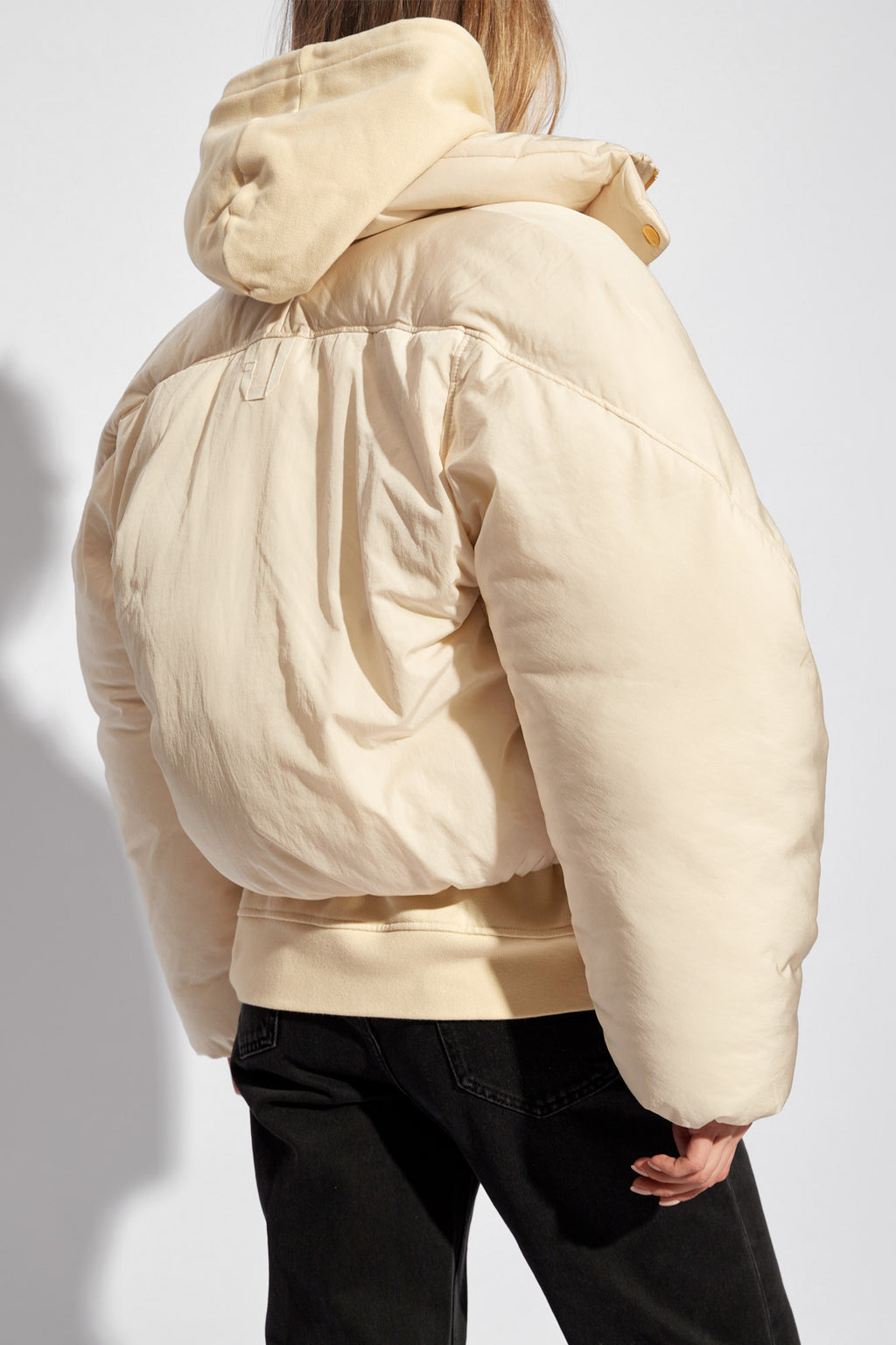 Jacquemus cream ‘Caraco’ puffer jacket 241CO049 1320-110