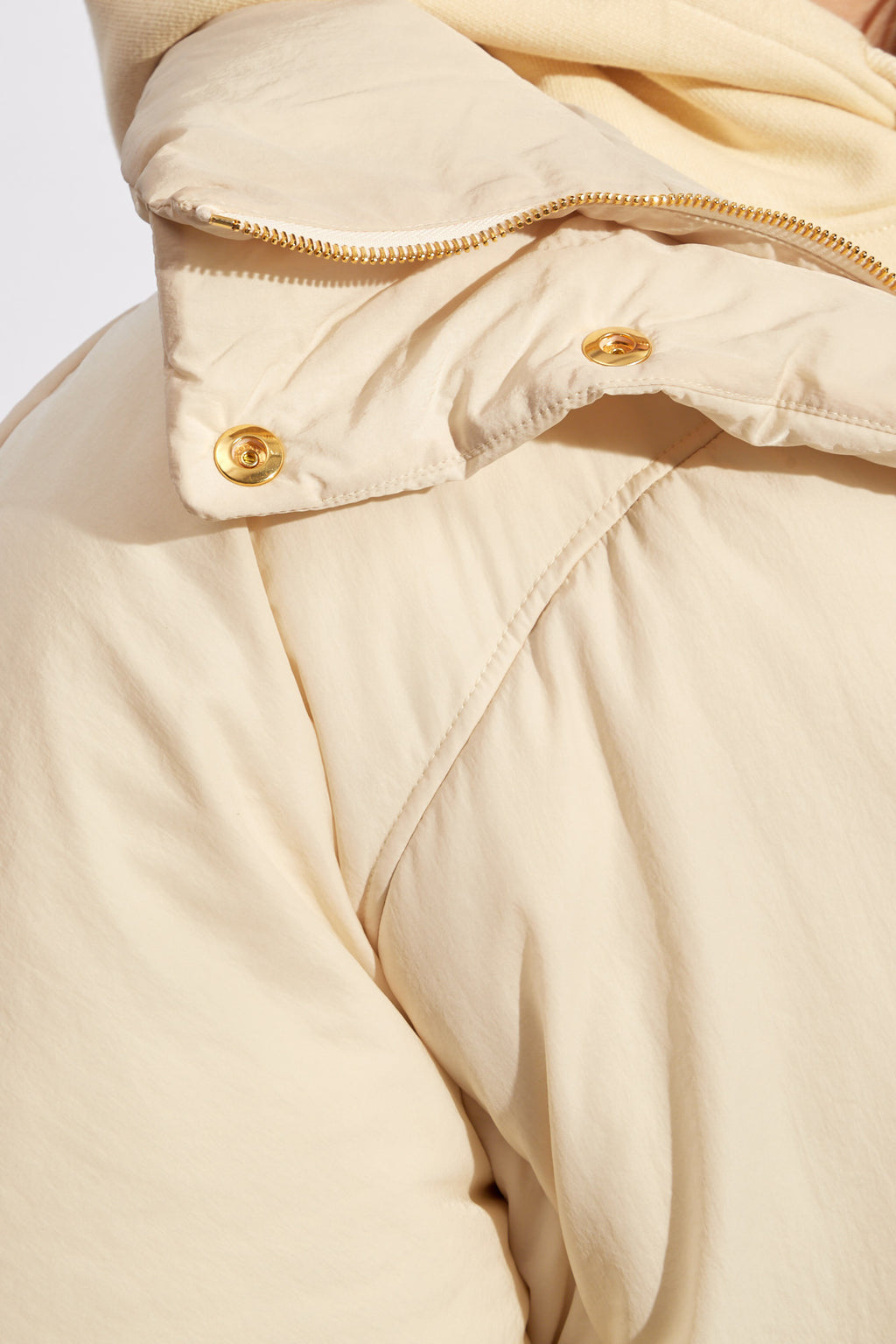 Jacquemus cream ‘Caraco’ puffer jacket 241CO049 1320-110