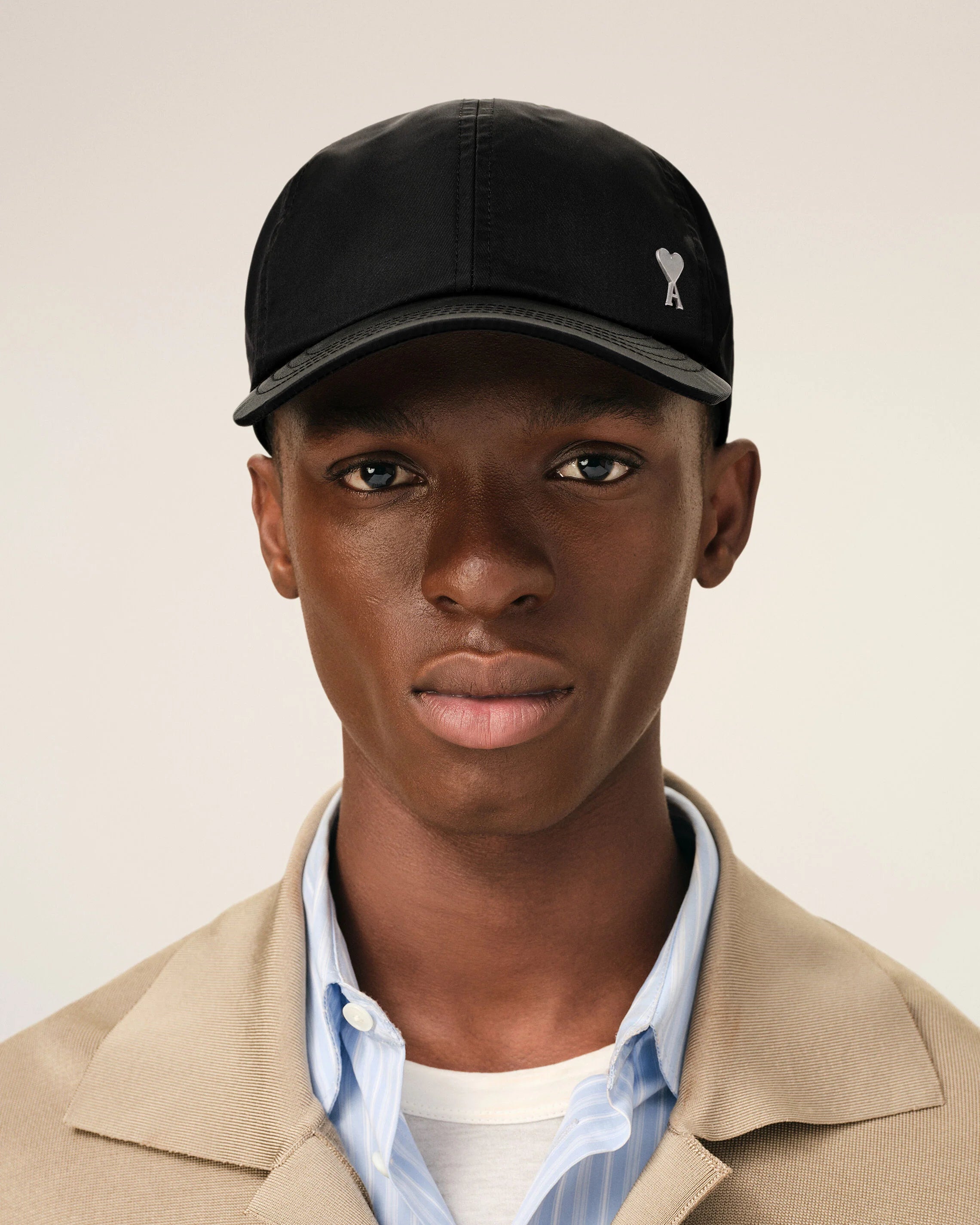 ami-paris-cap-ami-de-coeur-black-fw25-UCP023-PA0007-001
