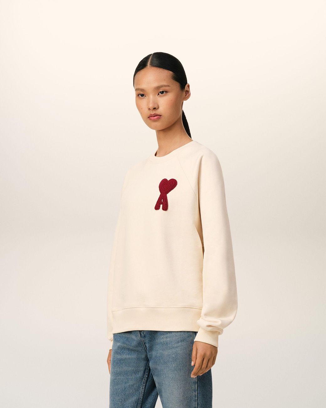 ami-paris-sweatshirt-ami-de-coeur-beige-fw25-USW065-747-136