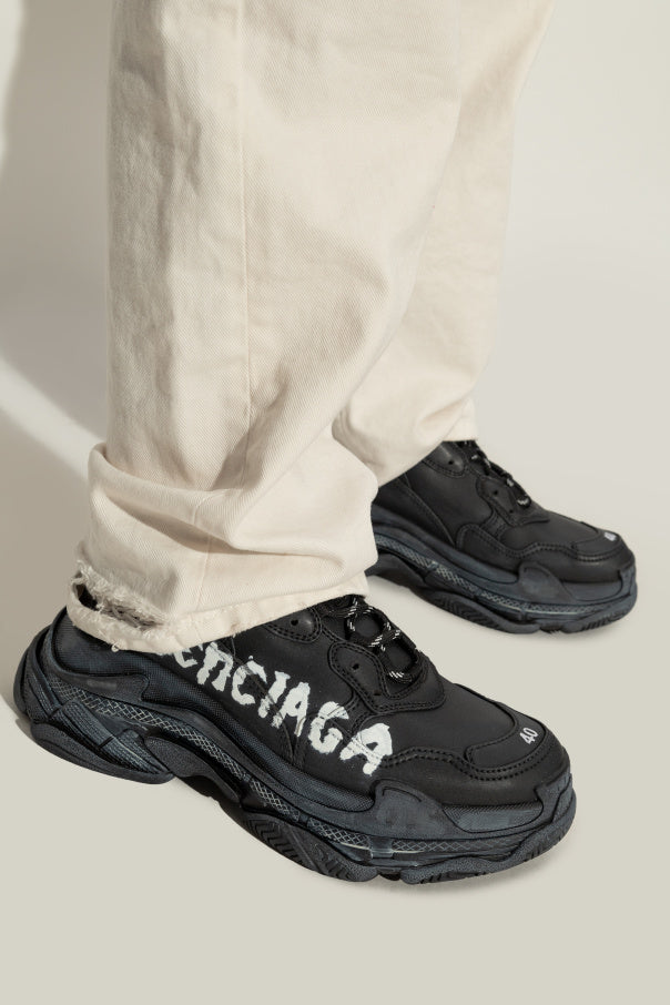 Balenciaga BLACK Sports shoes 'TRIPLES S' 2