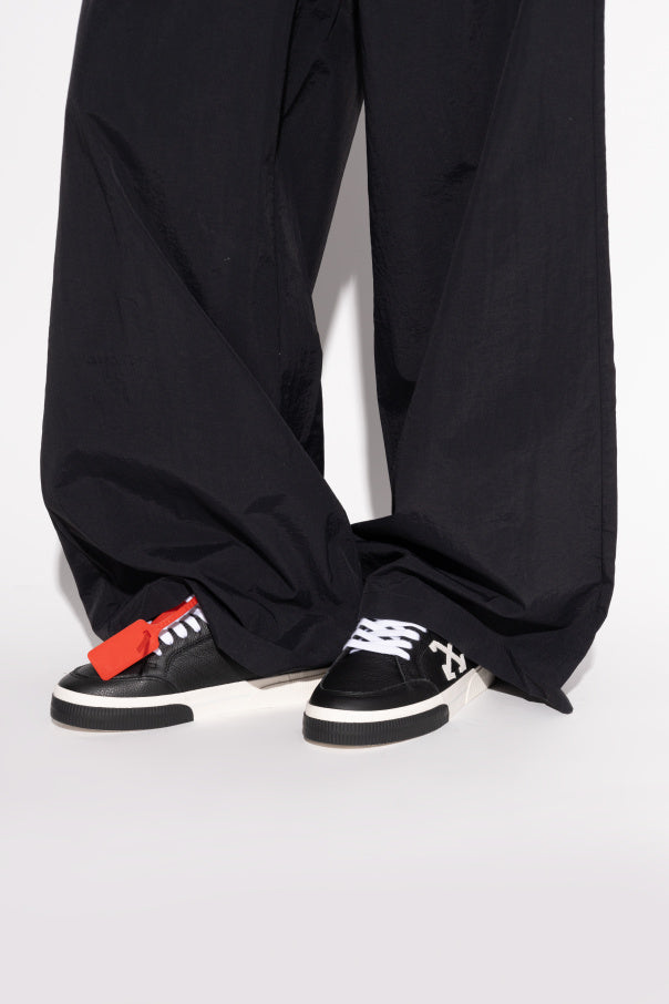 Off-White BLACK Sneakers New Low Vulcanized 2